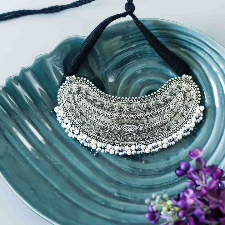 Indu Metal Pendant Necklace