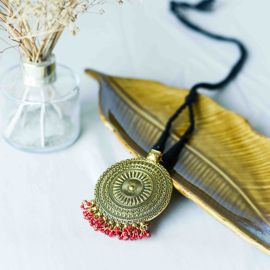 Mahi Metal Pendant Necklace