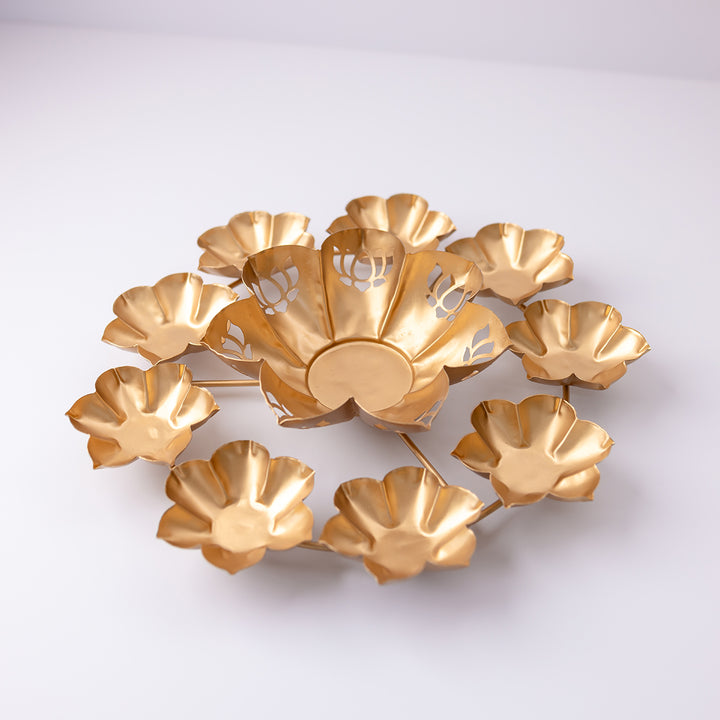 Ambika Floral Urli