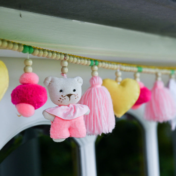 MOM - Made Of Miracle Garland