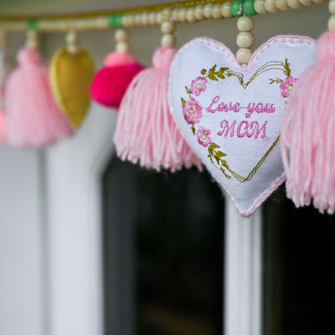 MOM - Made Of Miracle Garland